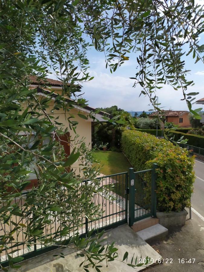 Appartamento Con Giardino A Cisano Di Бардоліно Екстер'єр фото